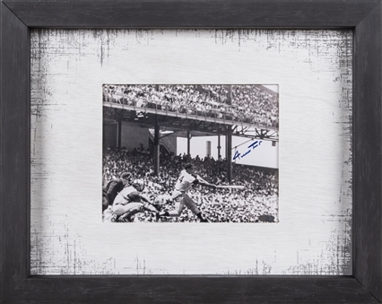 Willie Mays Signed Black & White Photograph In 16x20 Frame (Steiner)